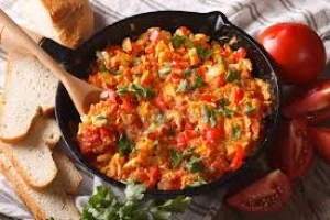 فخارة بيض بالبندورة